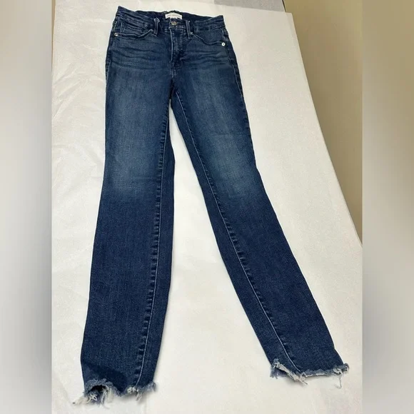 Good American GOOD LEGS RAW STEP HEM